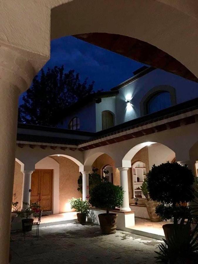 La Casona De Los Colibries El Pueblito  Esterno foto