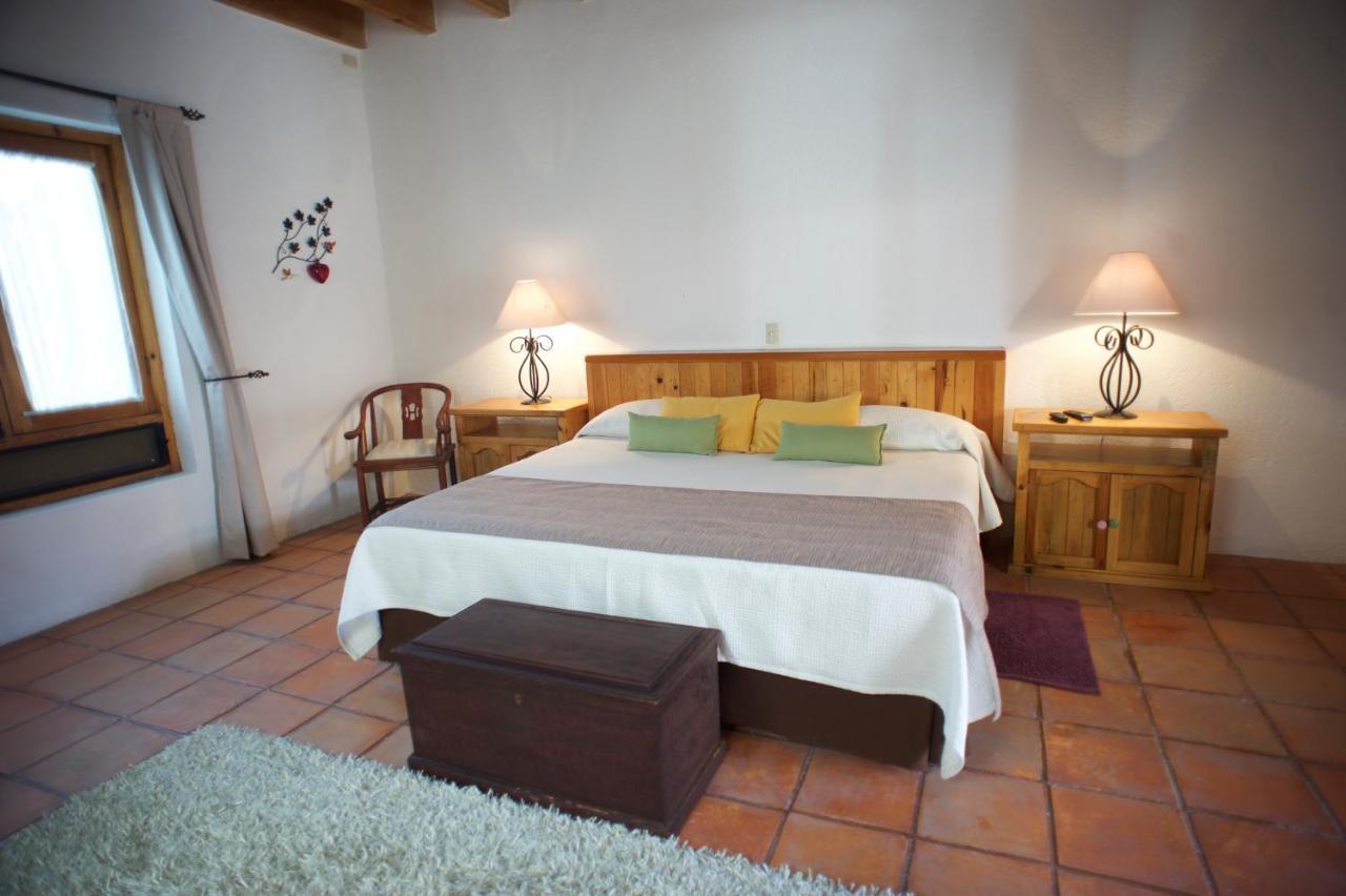 La Casona De Los Colibries El Pueblito  Camera foto