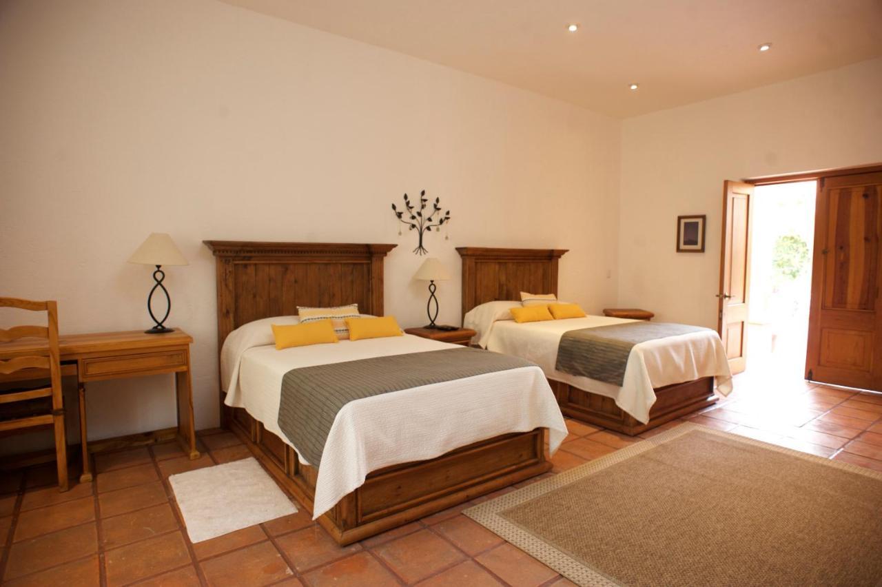 La Casona De Los Colibries El Pueblito  Esterno foto
